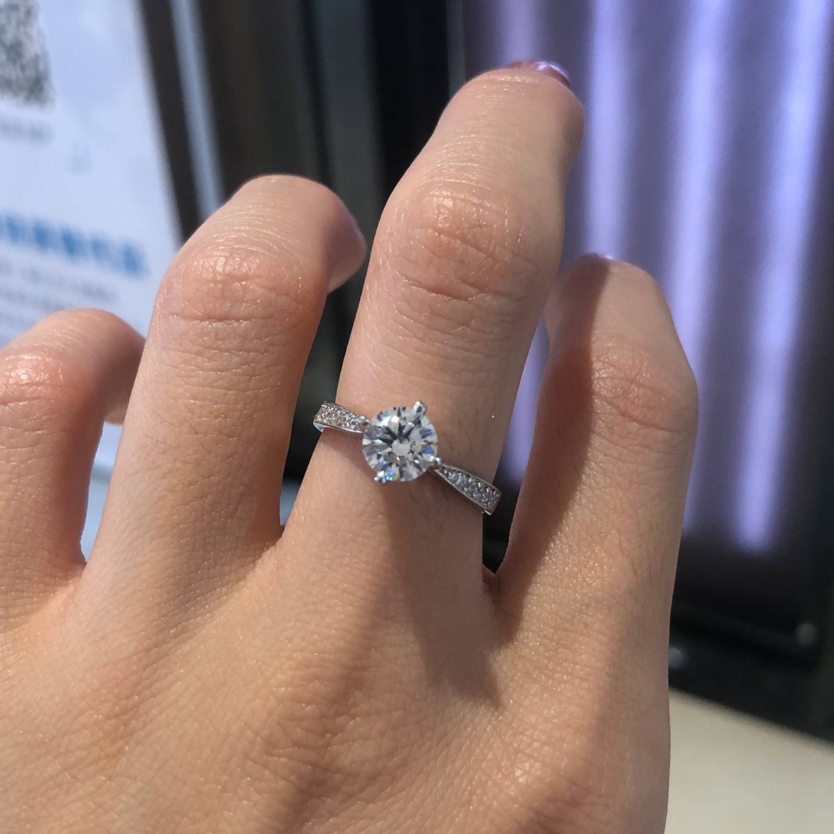 Micro Inlaid Four Claw Women's Ring S925 Silver Plated Platinum Women's Ring Customized Selection Main Stone Moissanite 1.0ct/Sub Stone Cubic Zirconia